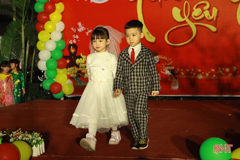 Học sinh mầm non Trí Đức trải nghiệm không gian tết xưa