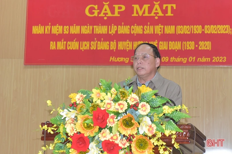 Hương Khê ra mắt cuốn sách Lịch sử Đảng bộ huyện giai đoạn 1930 - 2020