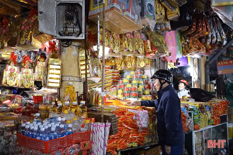 Người Hà Tĩnh tất bật sắm lễ cúng ông Công, ông Táo