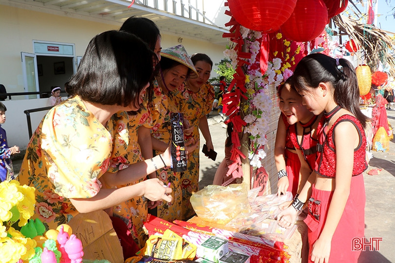 Học sinh Trường Hội nhập Quốc tế iSchool Hà Tĩnh hào hứng với chương trình xuân đa sắc