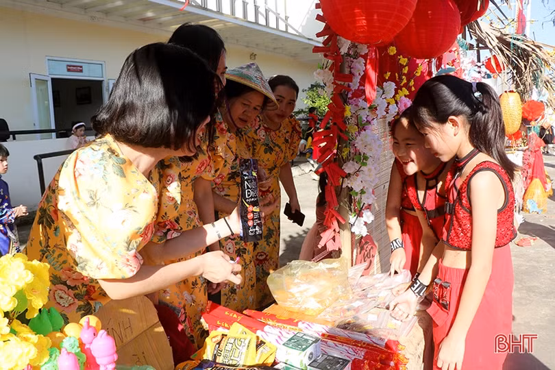 Học sinh Trường Hội nhập Quốc tế iSchool Hà Tĩnh hào hứng với chương trình xuân đa sắc