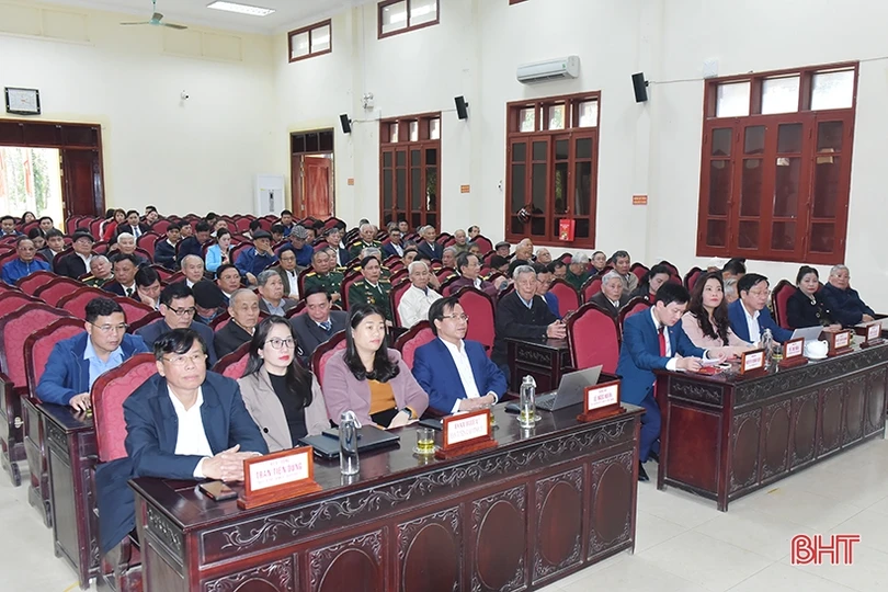 Hương Khê ra mắt cuốn sách Lịch sử Đảng bộ huyện giai đoạn 1930 - 2020