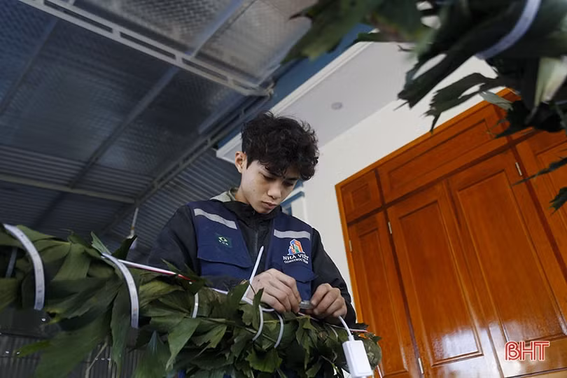 Làm “nêu”... cũng lắm công phu!