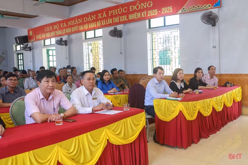 Báo Hà Tĩnh, Ngân hàng Chính sách xã hội tỉnh trao quà tết cho người nghèo huyện Hương Khê