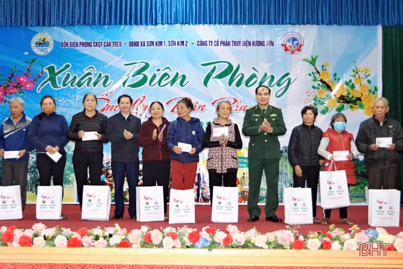 BĐBP Hà Tĩnh nỗ lực mang xuân ấm đến với người dân khó khăn vùng biên giới
