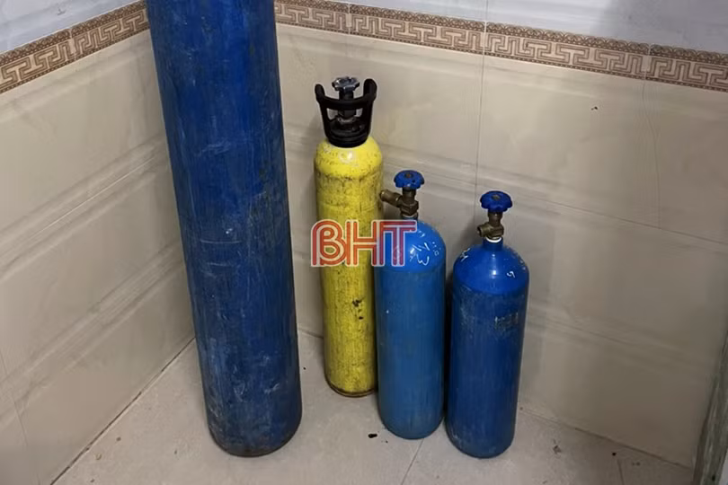 Phát hiện 6 đối tượng “chơi” ma túy trong quán karaoke ở Can Lộc