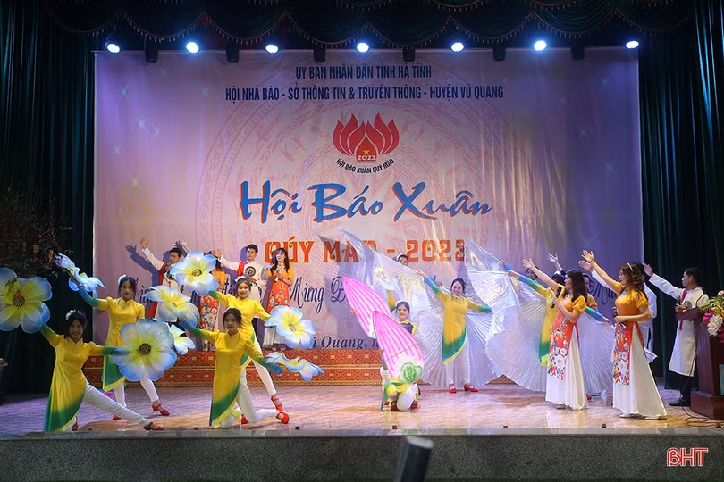 Hà Tĩnh khai mạc Hội báo Xuân Quý Mão 2023