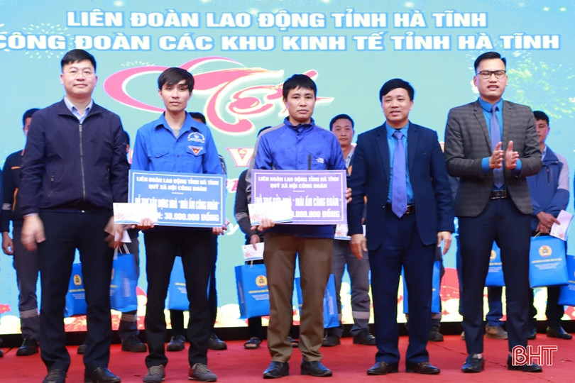 Người lao động Các khu kinh tế Hà Tĩnh vui “Tết sum vầy”