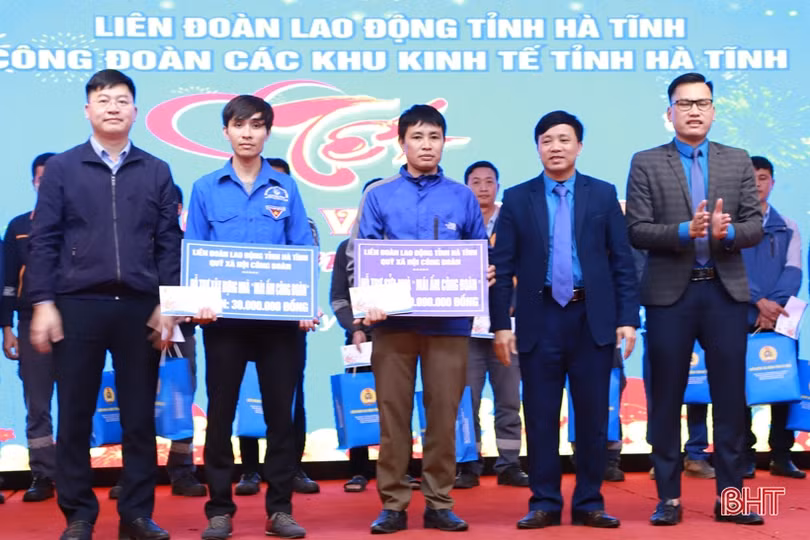 Người lao động Các khu kinh tế Hà Tĩnh vui “Tết sum vầy”