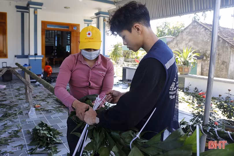Làm “nêu”... cũng lắm công phu!