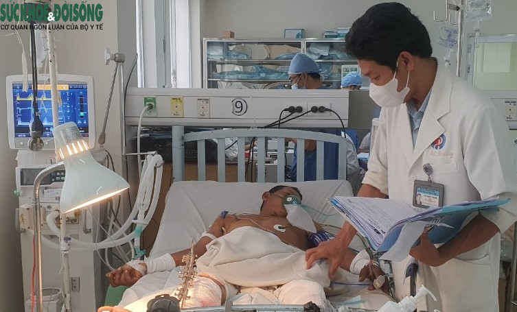 Kỳ tích Y học Việt Nam: Nối thành công cẳng chân bị đứt lìa sau một tuần cấy ghép “nuôi” ở chân lành