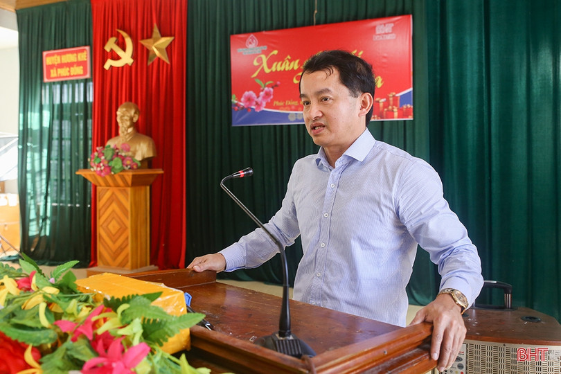 Báo Hà Tĩnh, Ngân hàng Chính sách xã hội tỉnh trao quà tết cho người nghèo huyện Hương Khê