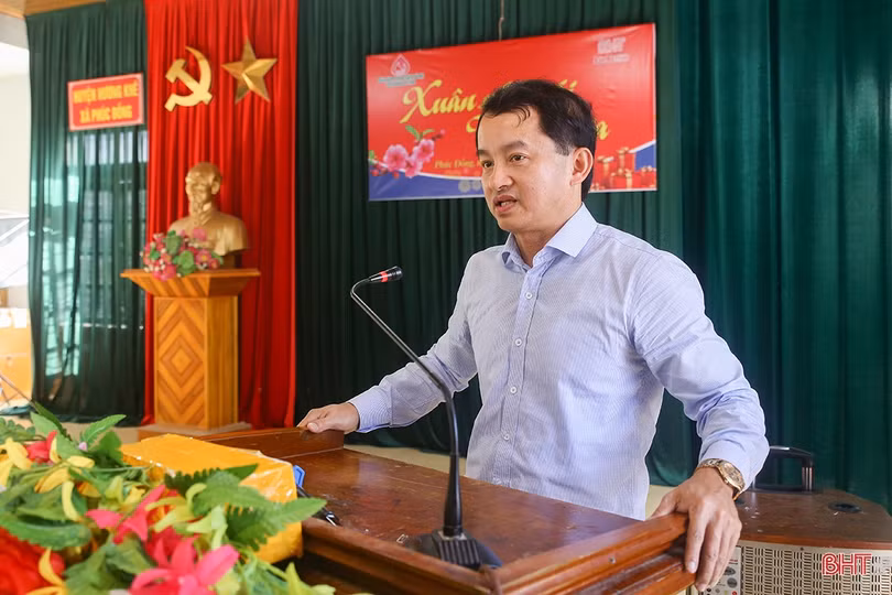 Báo Hà Tĩnh, Ngân hàng Chính sách xã hội tỉnh trao quà tết cho người nghèo huyện Hương Khê