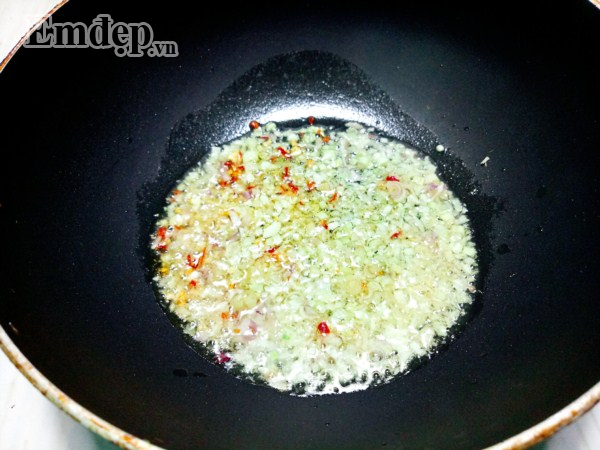 Thịt băm rim mặn ngọt béo thơm, đưa cơm ngày mưa rét