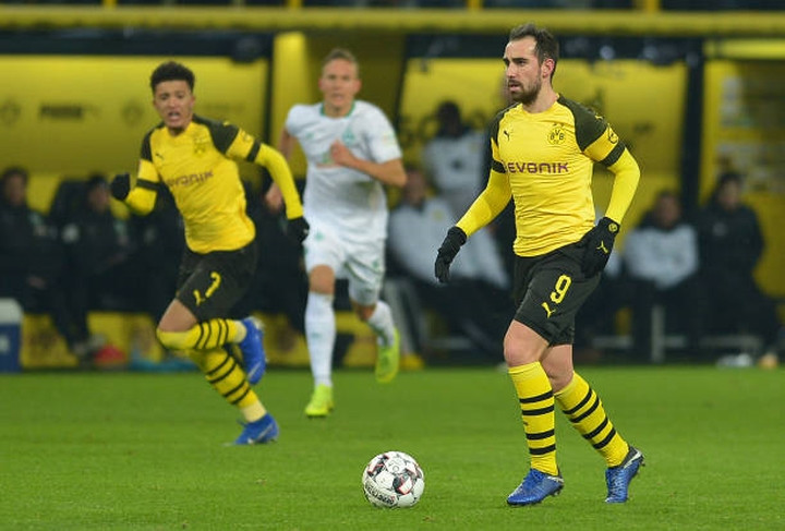 Cuộc đua Chiếc giày vàng châu Âu: Ronaldo áp sát Messi