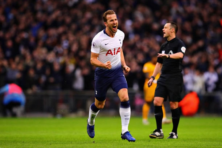 Cuộc đua Chiếc giày vàng châu Âu: Ronaldo áp sát Messi