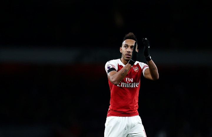 Cuộc đua Chiếc giày vàng châu Âu: Ronaldo áp sát Messi