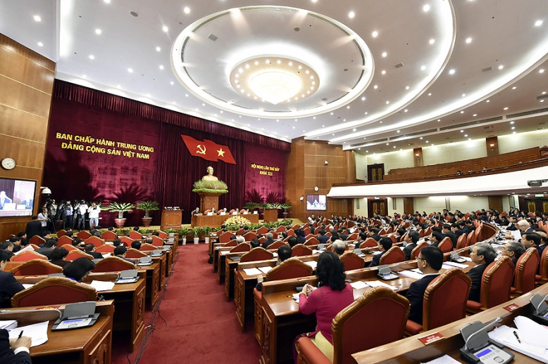 Việc thực hiện Nghị quyết T.Ư về sắp xếp lại tổ chức bộ máy, tinh giản biên chế được đánh giá đã đạt kết quả tích cực Sau sắp xếp, cả nước giảm gần 10.000 lãnh đạo, 60.000 biên chế