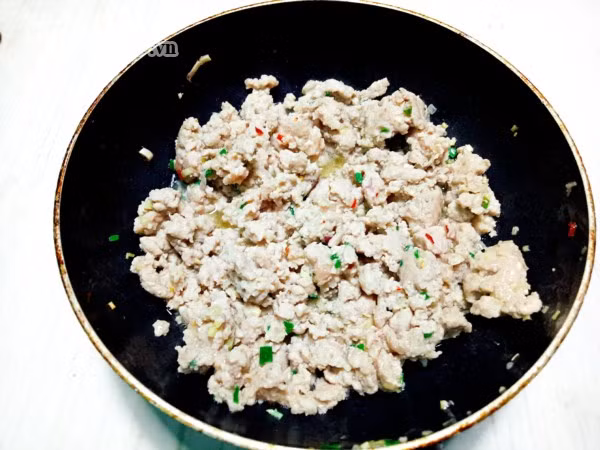 Thịt băm rim mặn ngọt béo thơm, đưa cơm ngày mưa rét