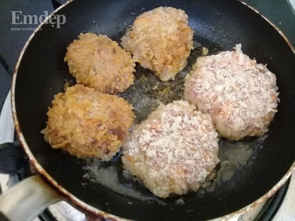 Bí quyết làm thịt viên chiên thật giòn, ăn một miếng là mê tít