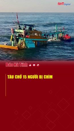 Tàu chở 15 người bị chìm