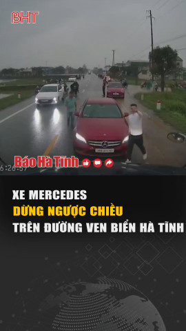 Xe Mercedes dừng giữa đường hướng ngược chiều trên tuyến đường ven biển Hà Tĩnh