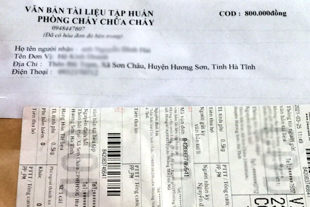 Hà Tĩnh: Nhiều cửa hàng, quán ăn bị lừa mua sách trị giá... cả triệu đồng!