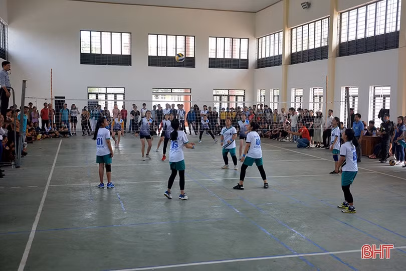 Hội khỏe Phù Đổng Hà Tĩnh: Nỗ lực ngay sau tiếng còi khai cuộc