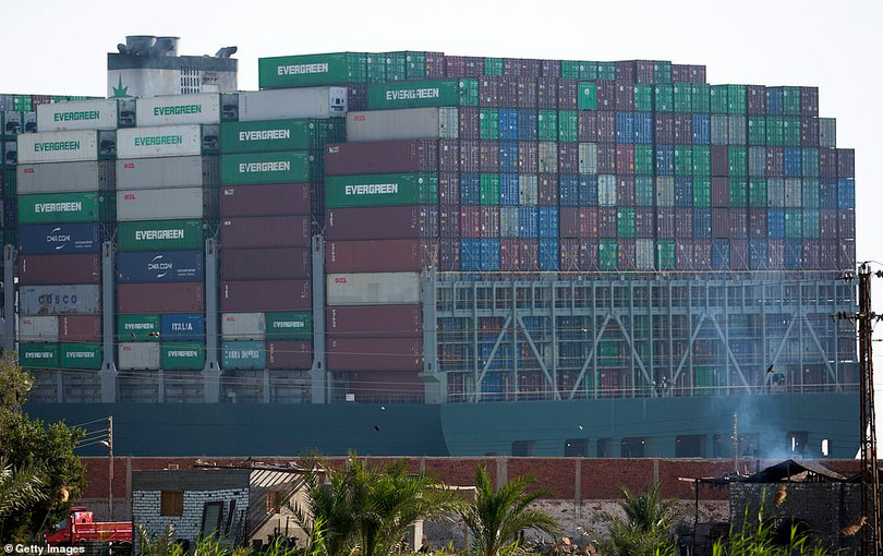Cận cảnh quá trình giải cứu tàu chắn ngang kênh Suez