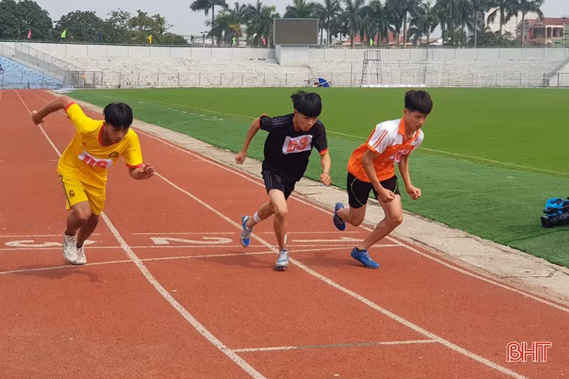 Hội khỏe Phù Đổng Hà Tĩnh: Nỗ lực ngay sau tiếng còi khai cuộc