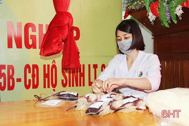 Chương trình “Blouse trắng - Trái tim hồng” thu về 150 đơn vị máu