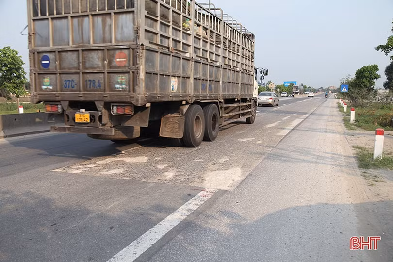 Đẩy nhanh tiến độ nâng cấp, sửa chữa mặt đường QL 1A qua Hà Tĩnh