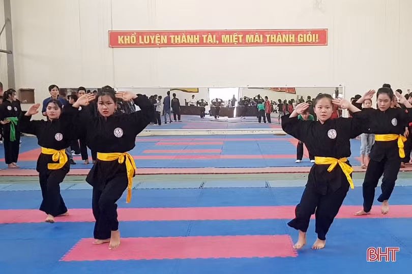 Ngày thi đấu thứ 2 Hội khỏe Phù Đổng Hà Tĩnh: Đẩy gậy, võ thuật hoàn thành các nội dung