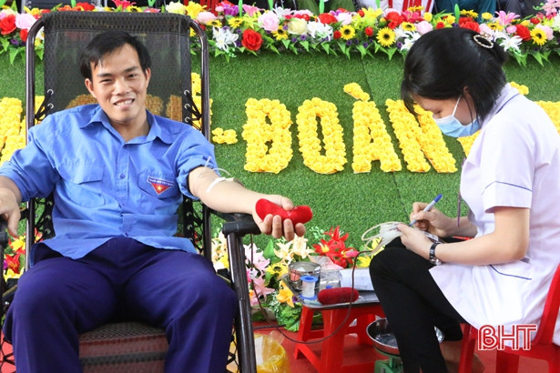 Ngày hội hiến máu nhân đạo ở Vũ Quang thu về 160 đơn vị máu