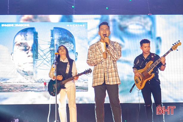 Học sinh THPT Chuyên Hà Tĩnh lan tỏa niềm đam mê học tiếng Anh