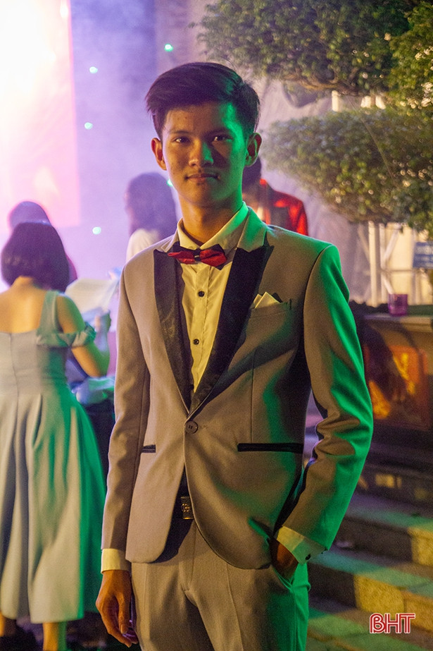 Học sinh THPT Chuyên Hà Tĩnh lan tỏa niềm đam mê học tiếng Anh