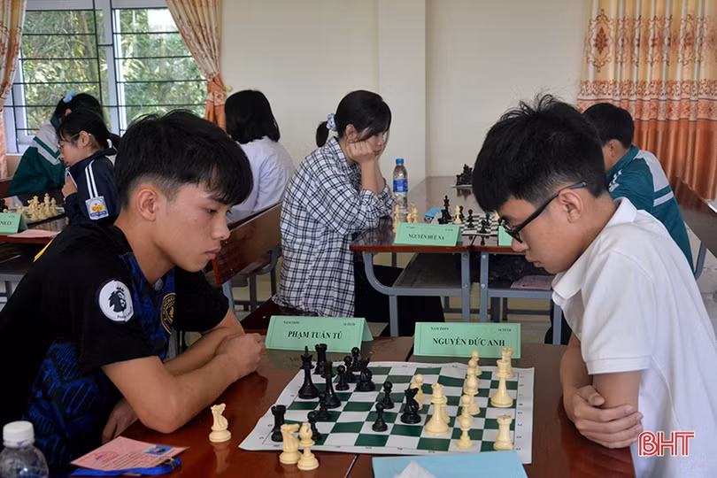 Hội khỏe Phù Đổng Hà Tĩnh: Nỗ lực ngay sau tiếng còi khai cuộc