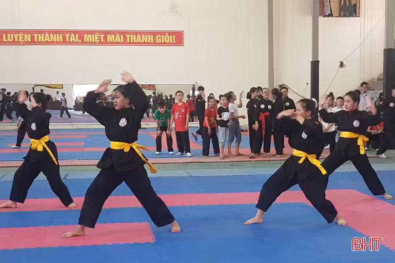 Ngày thi đấu thứ 2 Hội khỏe Phù Đổng Hà Tĩnh: Đẩy gậy, võ thuật hoàn thành các nội dung