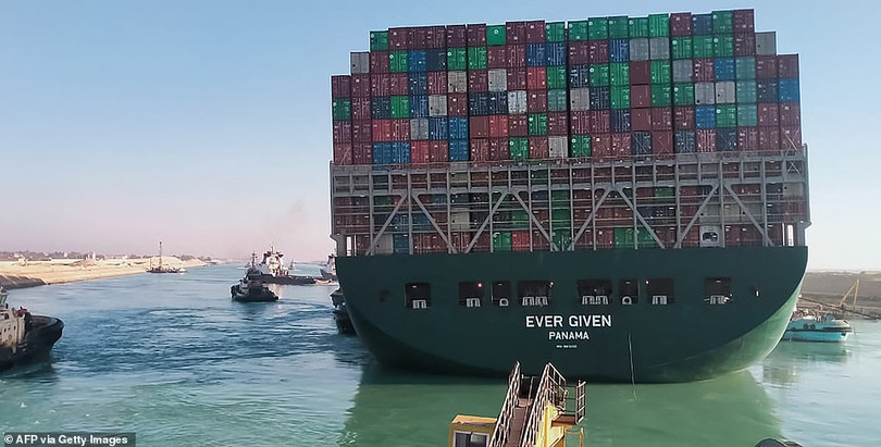 Cận cảnh quá trình giải cứu tàu chắn ngang kênh Suez