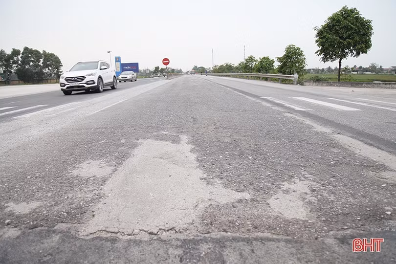 Đẩy nhanh tiến độ nâng cấp, sửa chữa mặt đường QL 1A qua Hà Tĩnh