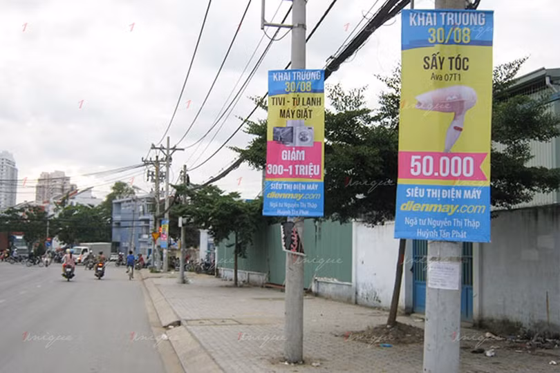 “Rác” trên cột điện, cây xanh ở Hà Tĩnh: Xử lý nhiều sao vẫn tái diễn? ảnh 10 “Rác” trên cột điện, cây xanh ở Hà Tĩnh: Xử lý nhiều sao vẫn tái diễn?