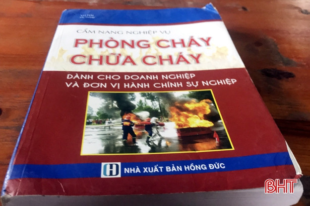 Hà Tĩnh: Nhiều cửa hàng, quán ăn bị lừa mua sách trị giá... cả triệu đồng!