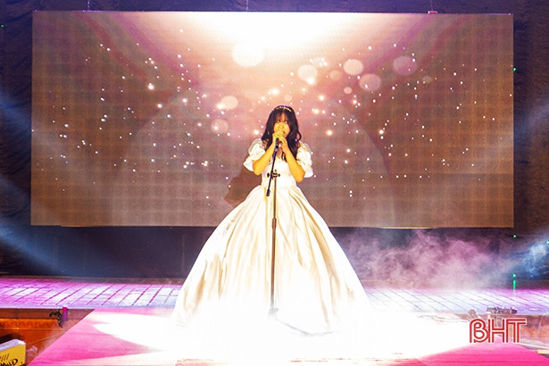 Học sinh THPT Chuyên Hà Tĩnh lan tỏa niềm đam mê học tiếng Anh