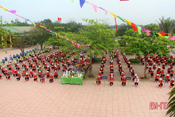 Không gian văn hóa vui tươi trong ngày hội đọc sách ở Thạch Hà