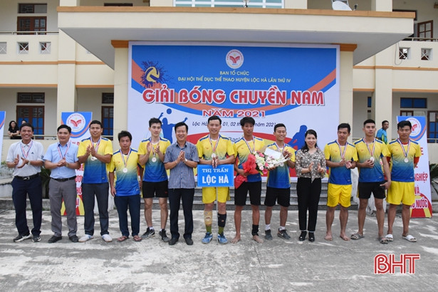 Thạch Châu vô địch Giải bóng chuyền nam thanh niên Lộc Hà năm 2021