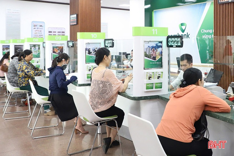Tính đến ngày 20/10/2024, tổng dư nợ của Vietcombank Hà Tĩnh đạt 16.624 tỷ đồng. z5914758493862-10ee76d37785443a9db111ebcc0ab78a-7674-6229.jpg