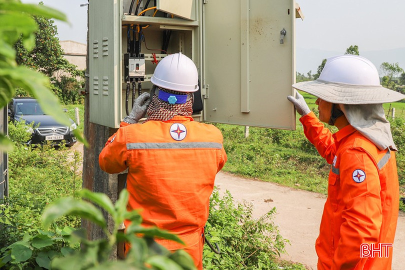 Năm 2024, Công ty Điện lực Hà Tĩnh phấn đấu đạt mục tiêu sản lượng điện thương phẩm 1,545 tỷ kWh. bqbht_br_96.jpg
