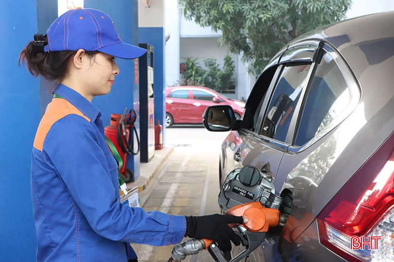 Công ty Xăng dầu Hà Tĩnh hiện có 109 cửa hàng, trong đó có 80 cửa hàng xăng dầu thuộc sở hữu và 29 đại lý – nhượng quyền thương mại. bqbht_br_096.jpg