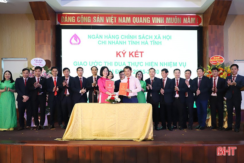 Tại hội nghị, các đại biểu đã ký giao ước thi đua giai đoạn 2025 - 2030 và thông qua danh sách bầu đại biểu đi dự hội nghị điển hình tiên tiến Ngân hàng CSXH giai đoạn 2025 - 2030. bqbht_br_302.jpg
