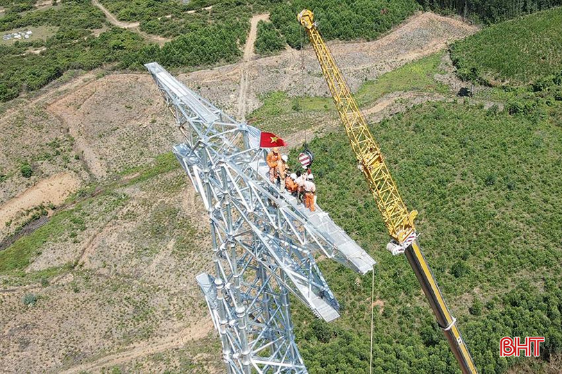 Thi công dự án đường dây 500 kV mạch 3 đoạn qua Hà Tĩnh. dji_fly_20240620_100154_0_1718852514793_photo_low_quality.jpg